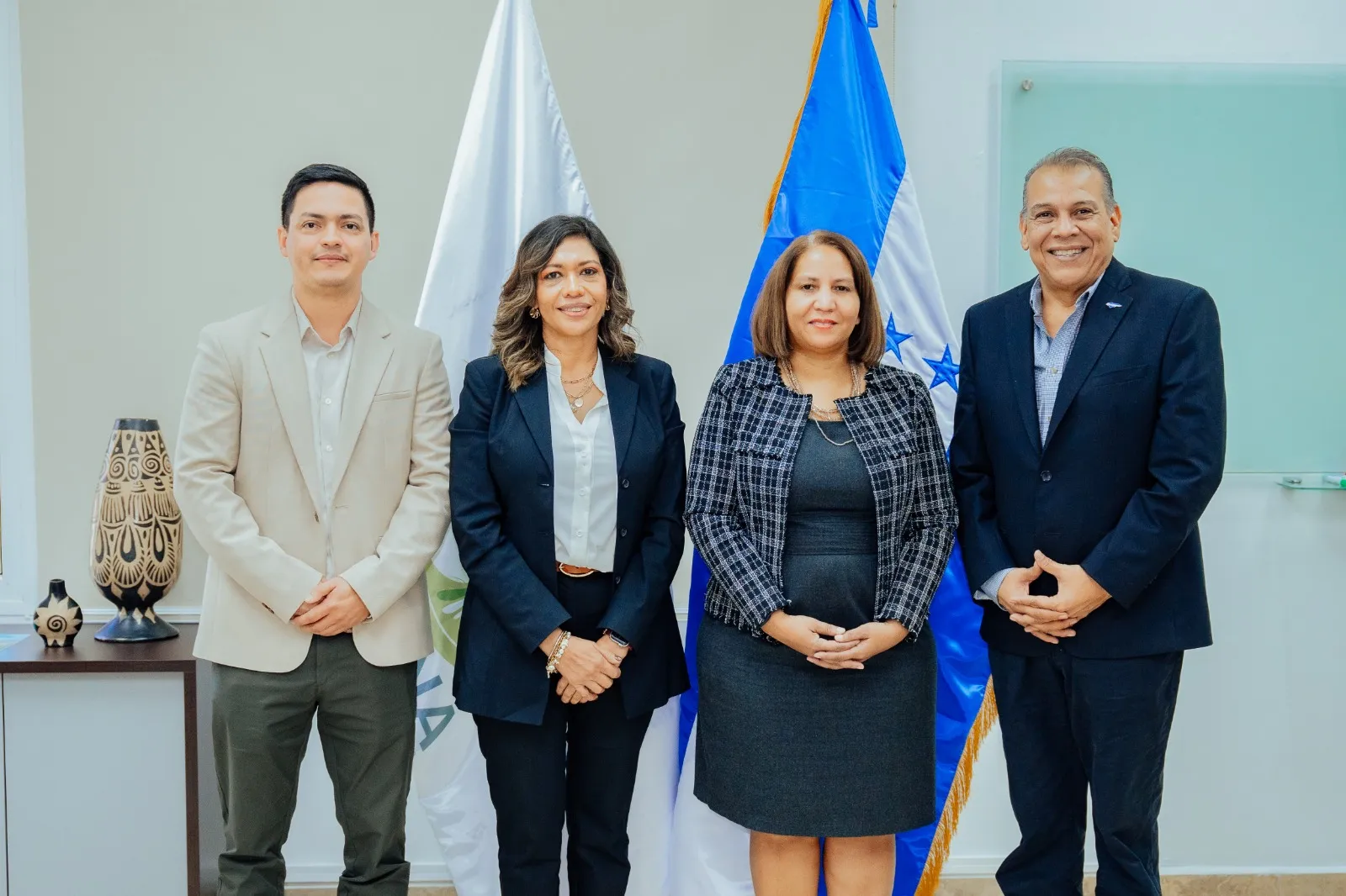 Reunión del ministro de la SERNA con la representante de la FAO en Honduras